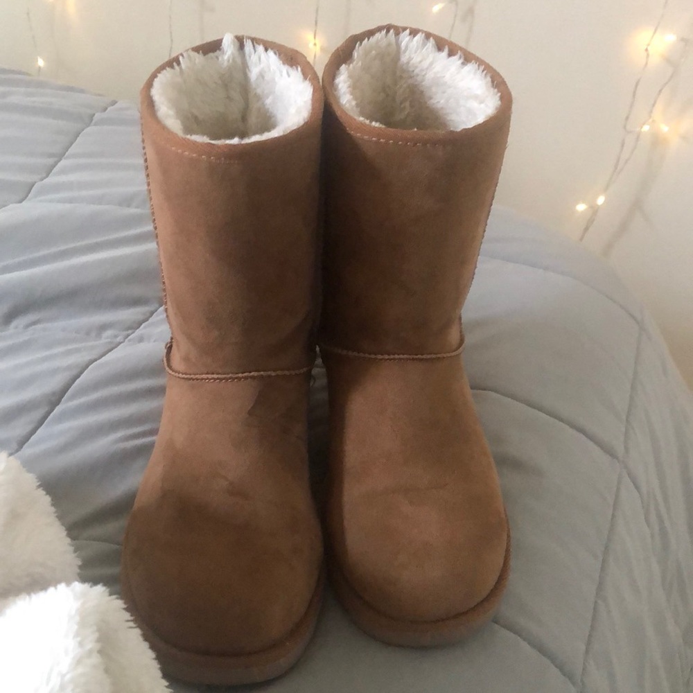 Maiku by UGG boots